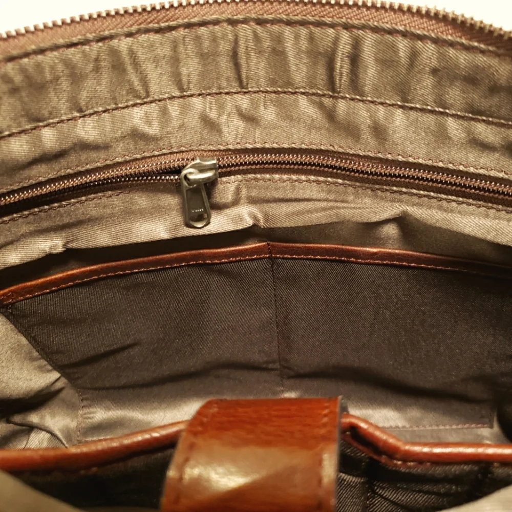Genuine Leather Handcrafted Brown Crossbody Messenger Bag--NWT